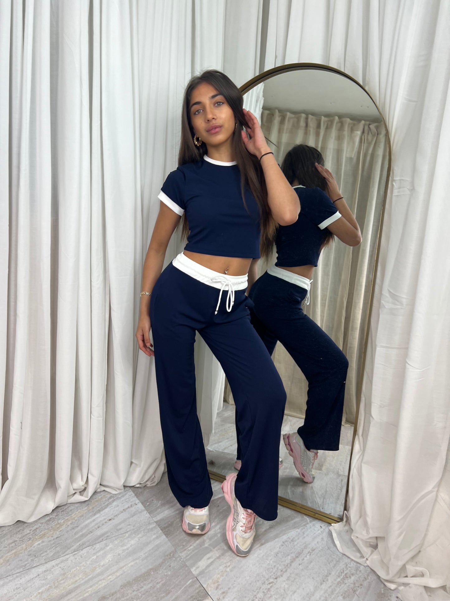 Short sleeved contrast lounge wear lightweight ribbed set