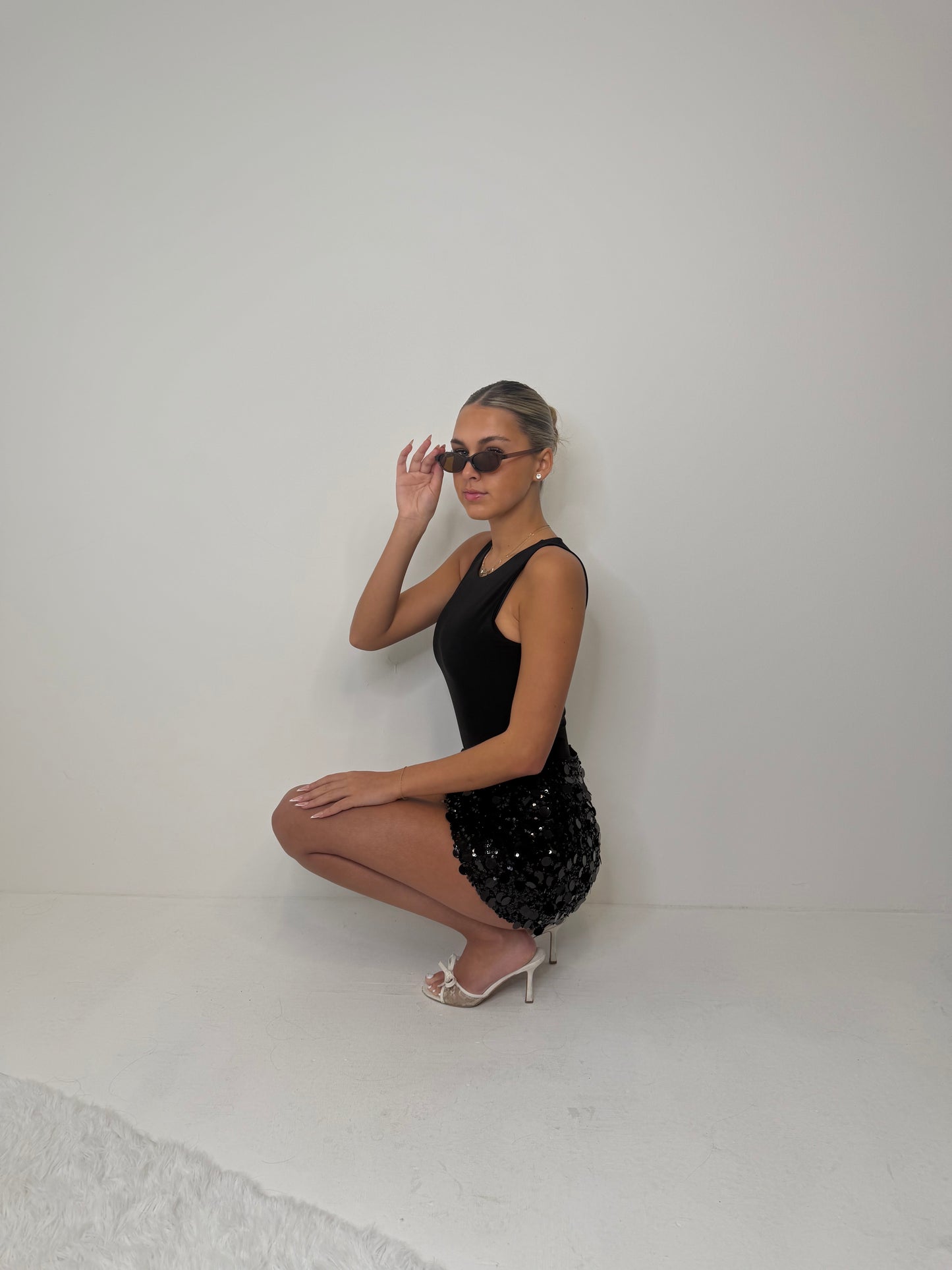 Naomi sequin size zip skirt BLACK