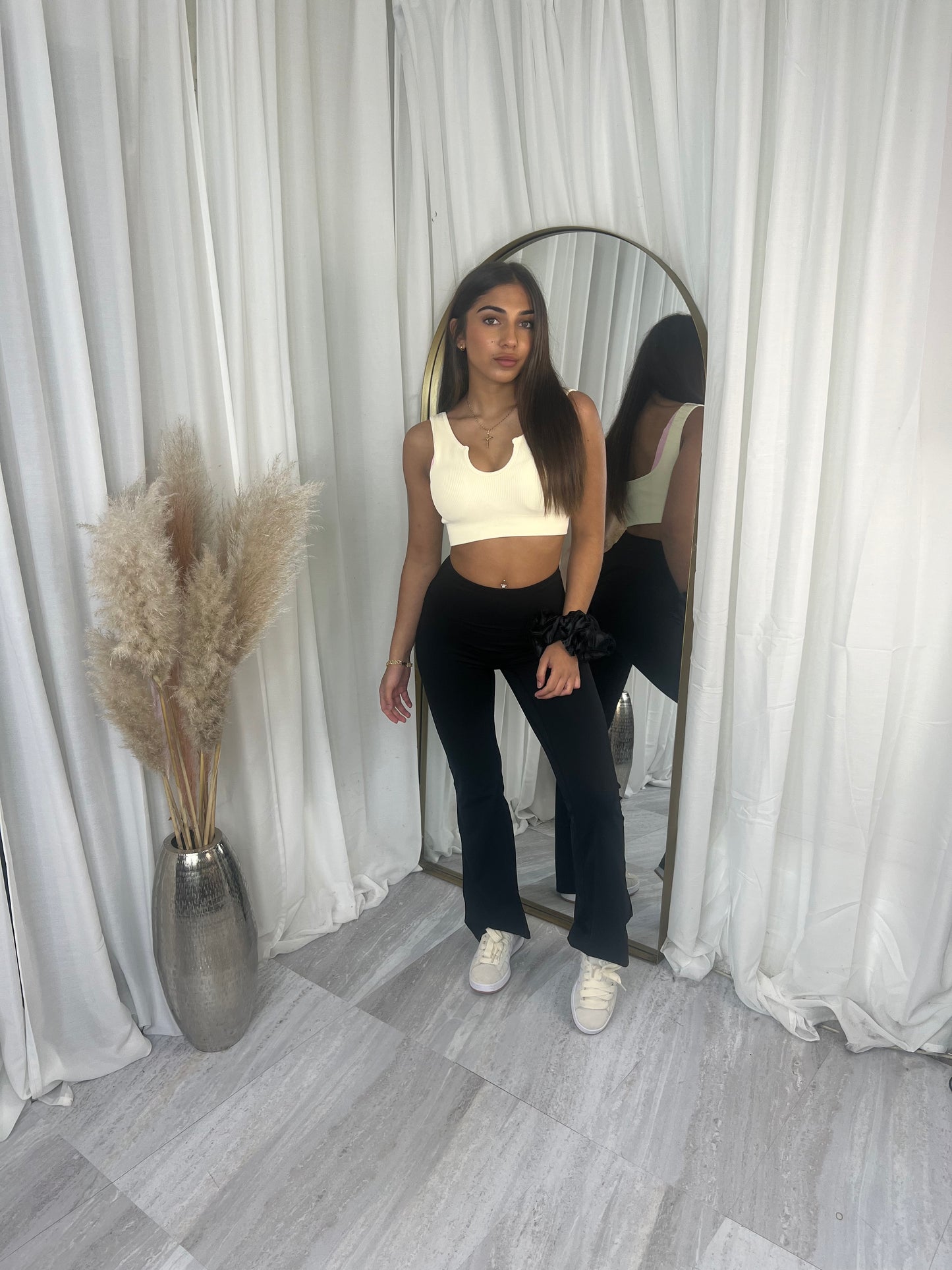 Sculpting scrunch bum gym flares