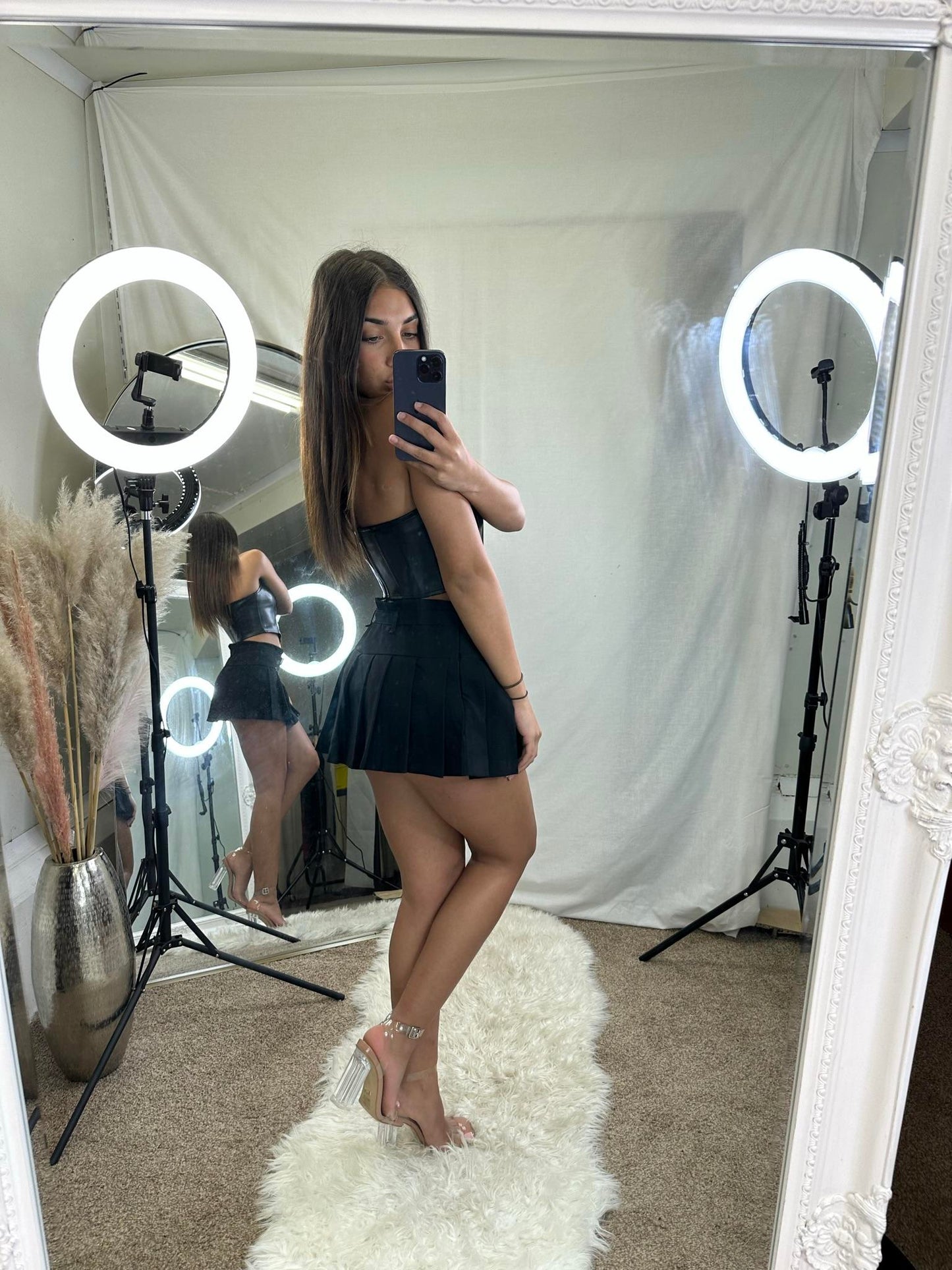 SMIT low waisted buckle pleated mini skort