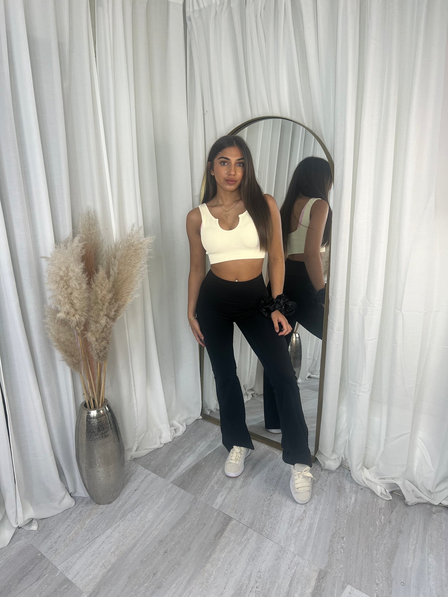 Sculpting scrunch bum gym flares