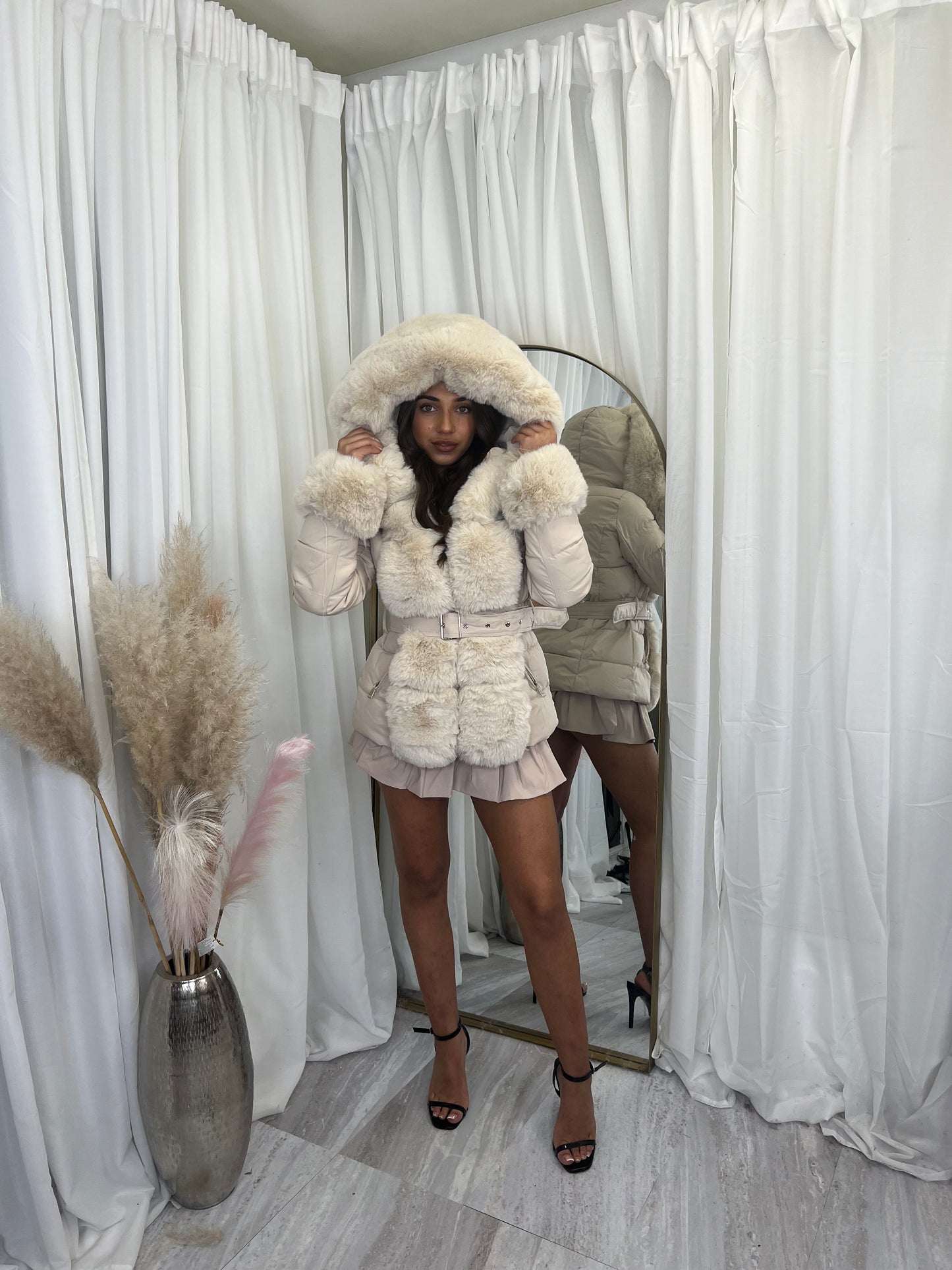 Fur cuff puffer coat with fur collar