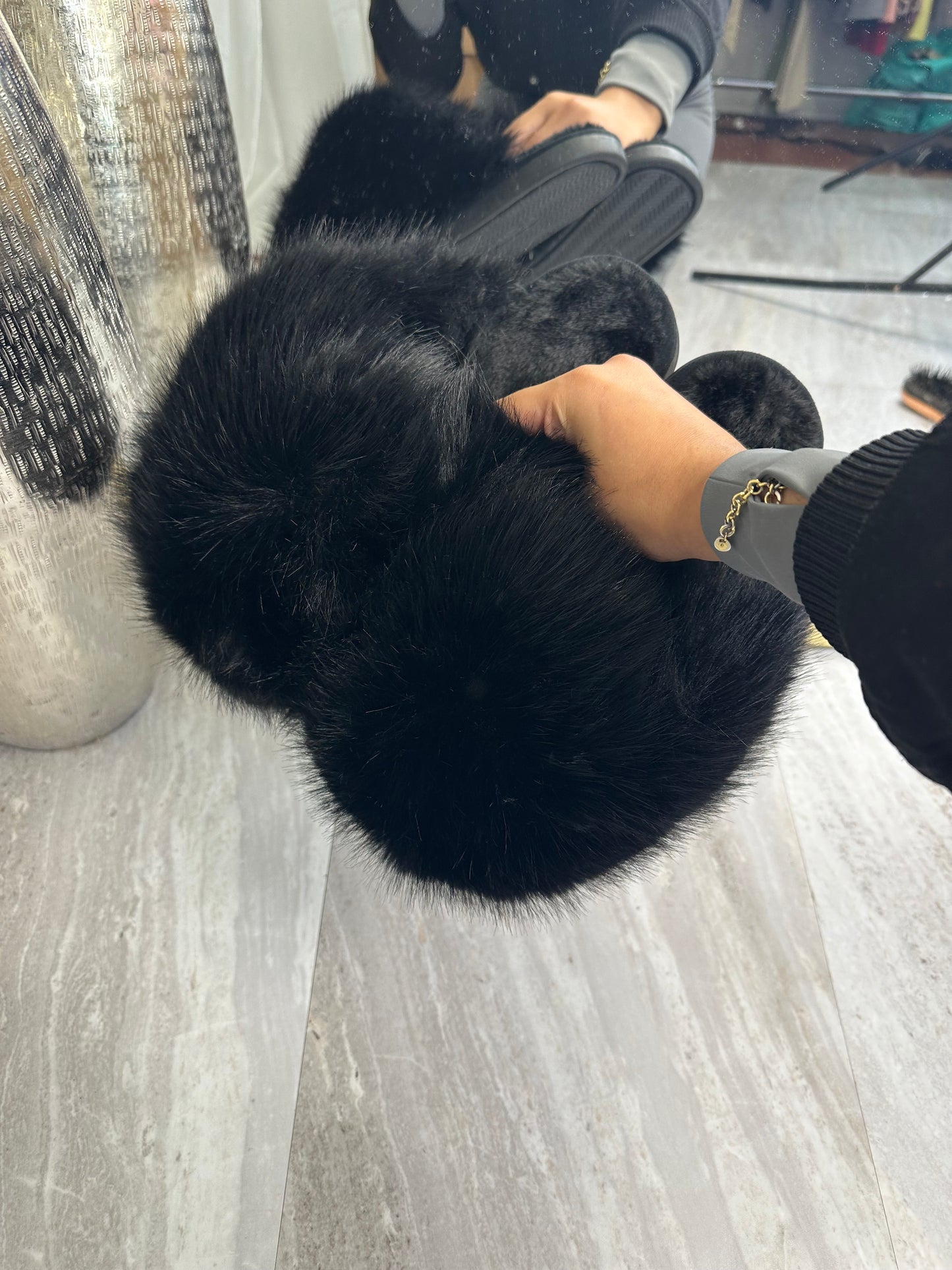 Extreme XL fluffy slippers