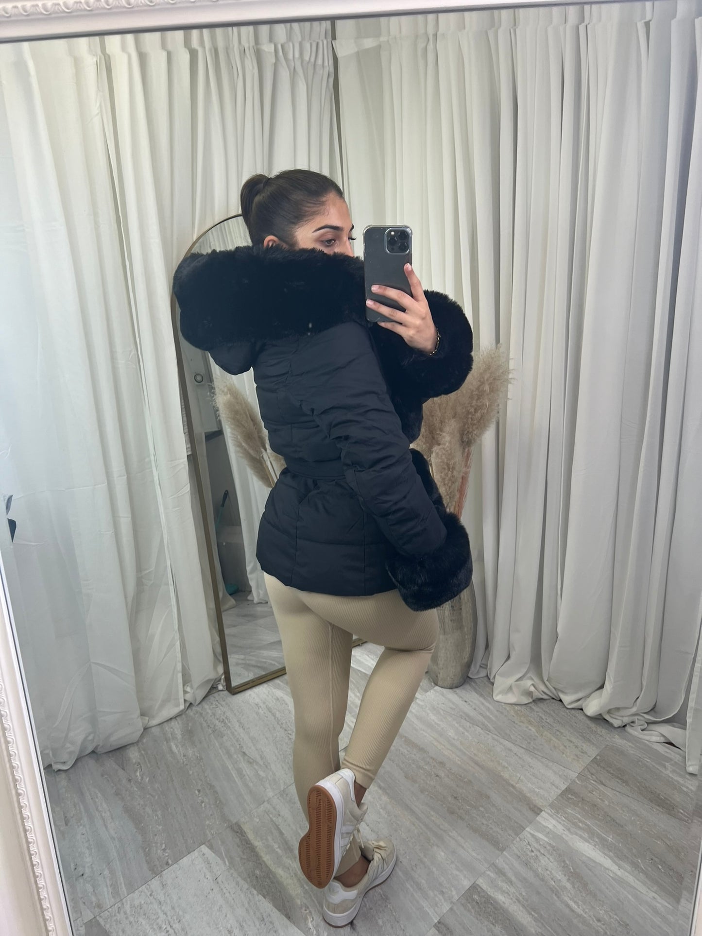 Fur cuff puffer coat with fur collar