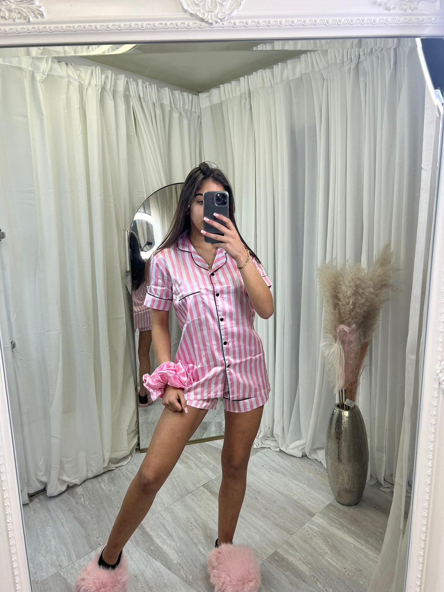 Pyjamas short sleeved with shorts