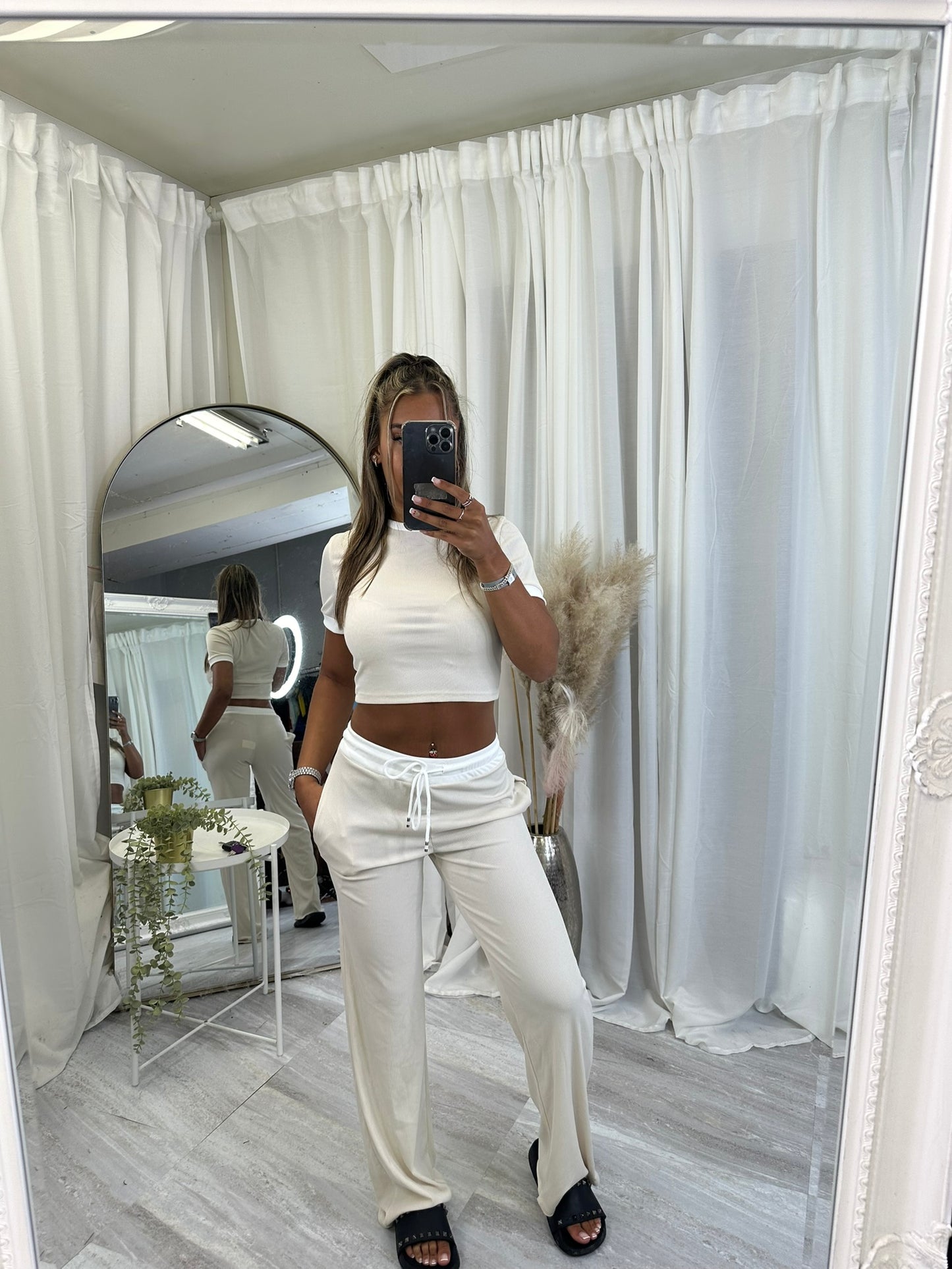 Short sleeved lounge wear lightweight ribbed set