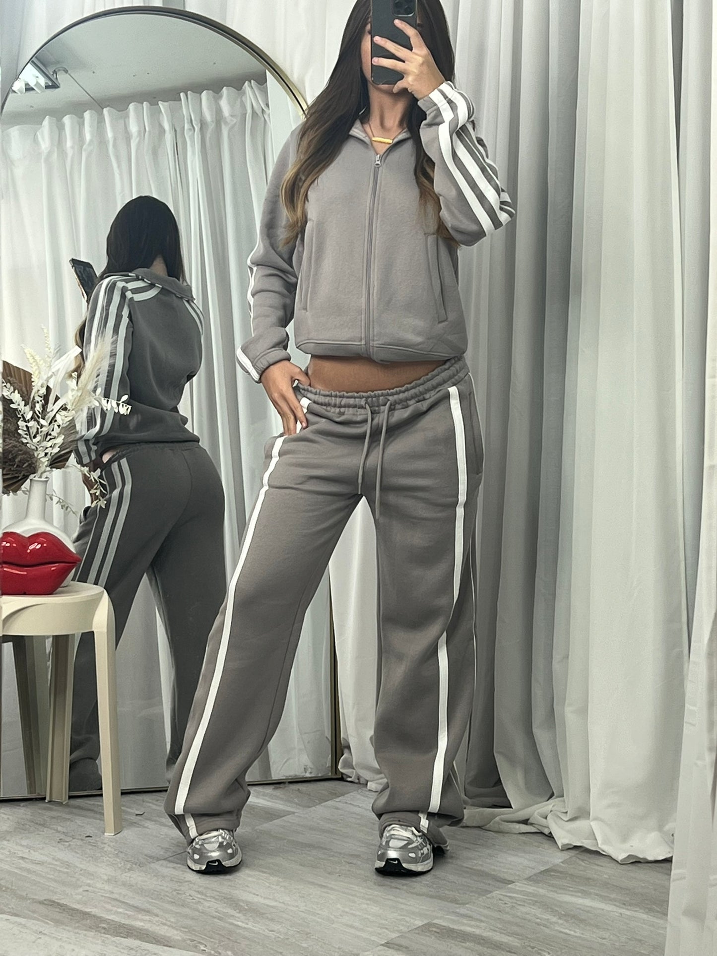Wide leg striped detail with front pockets tracksuit dove grey