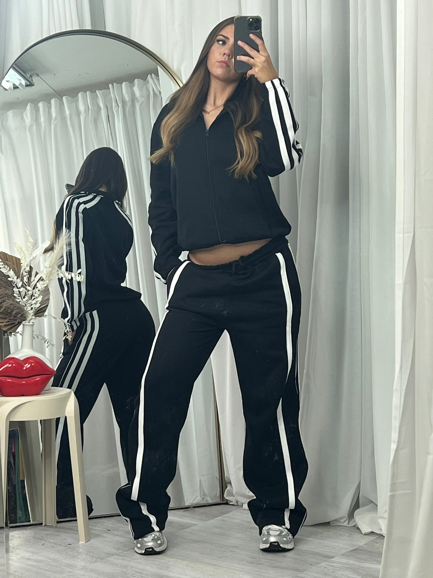 Wide leg striped detail with front pockets tracksuit black