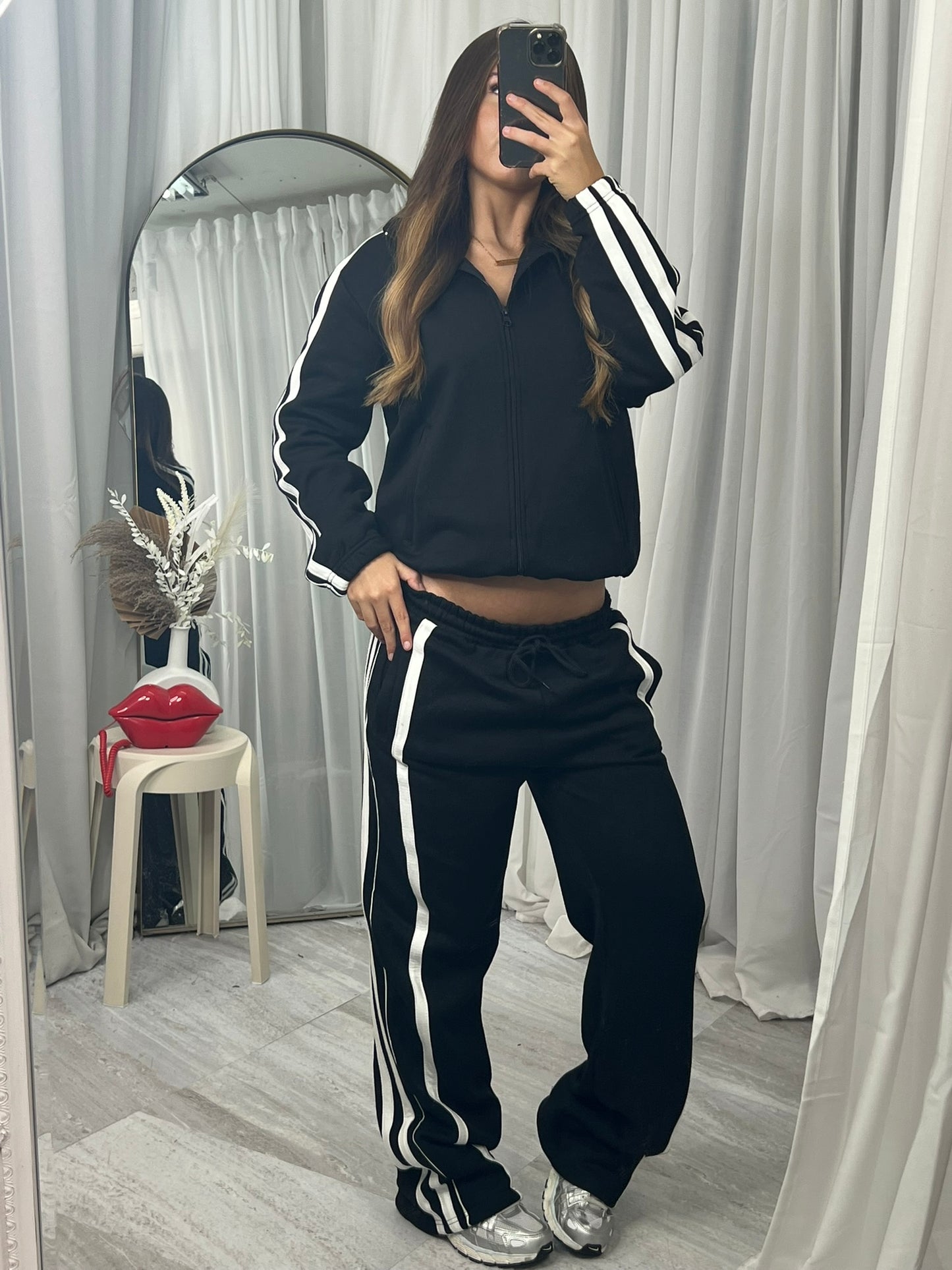Wide leg striped detail with front pockets tracksuit black