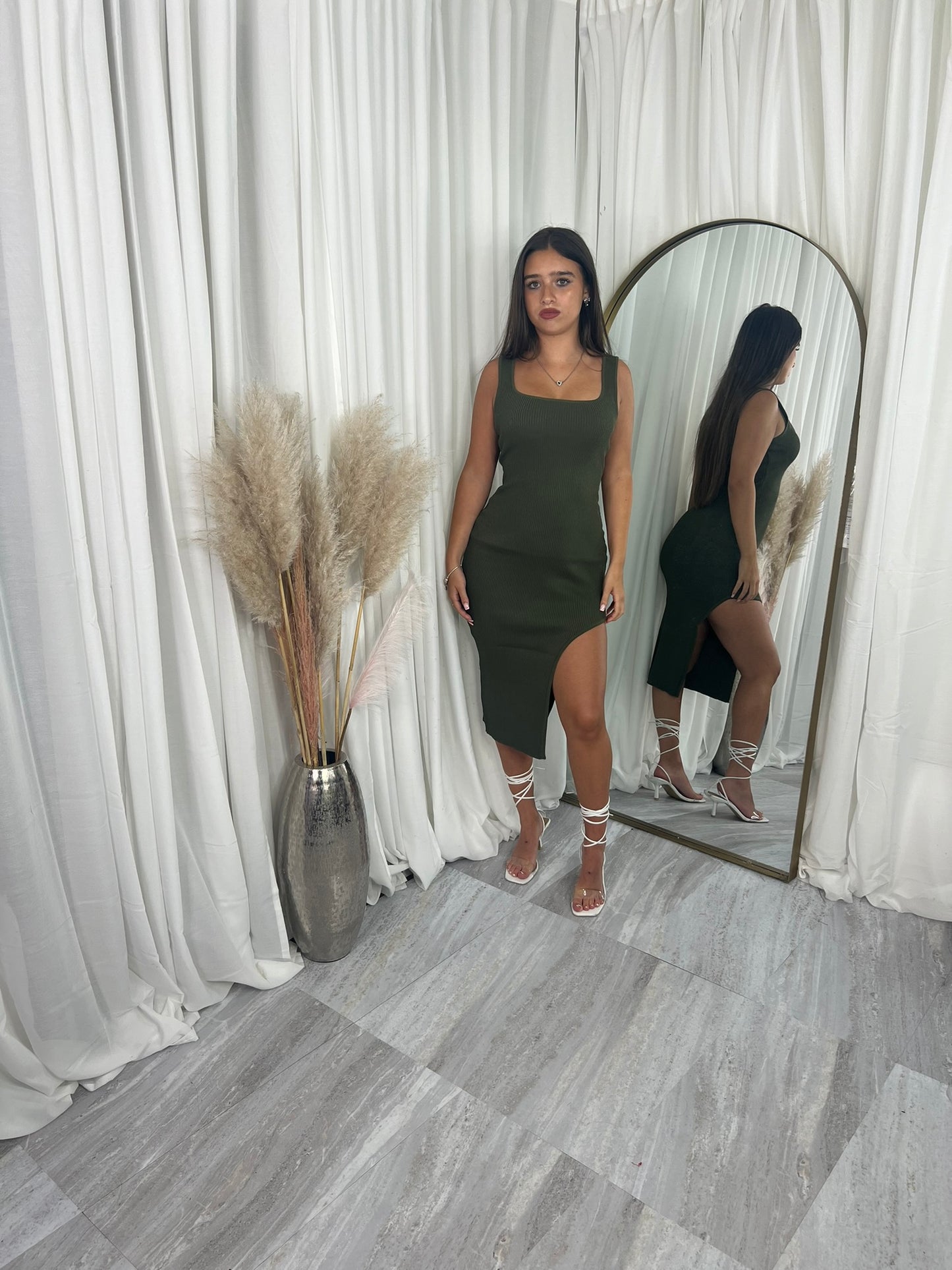 Sleeveless side slit long ribbed dress