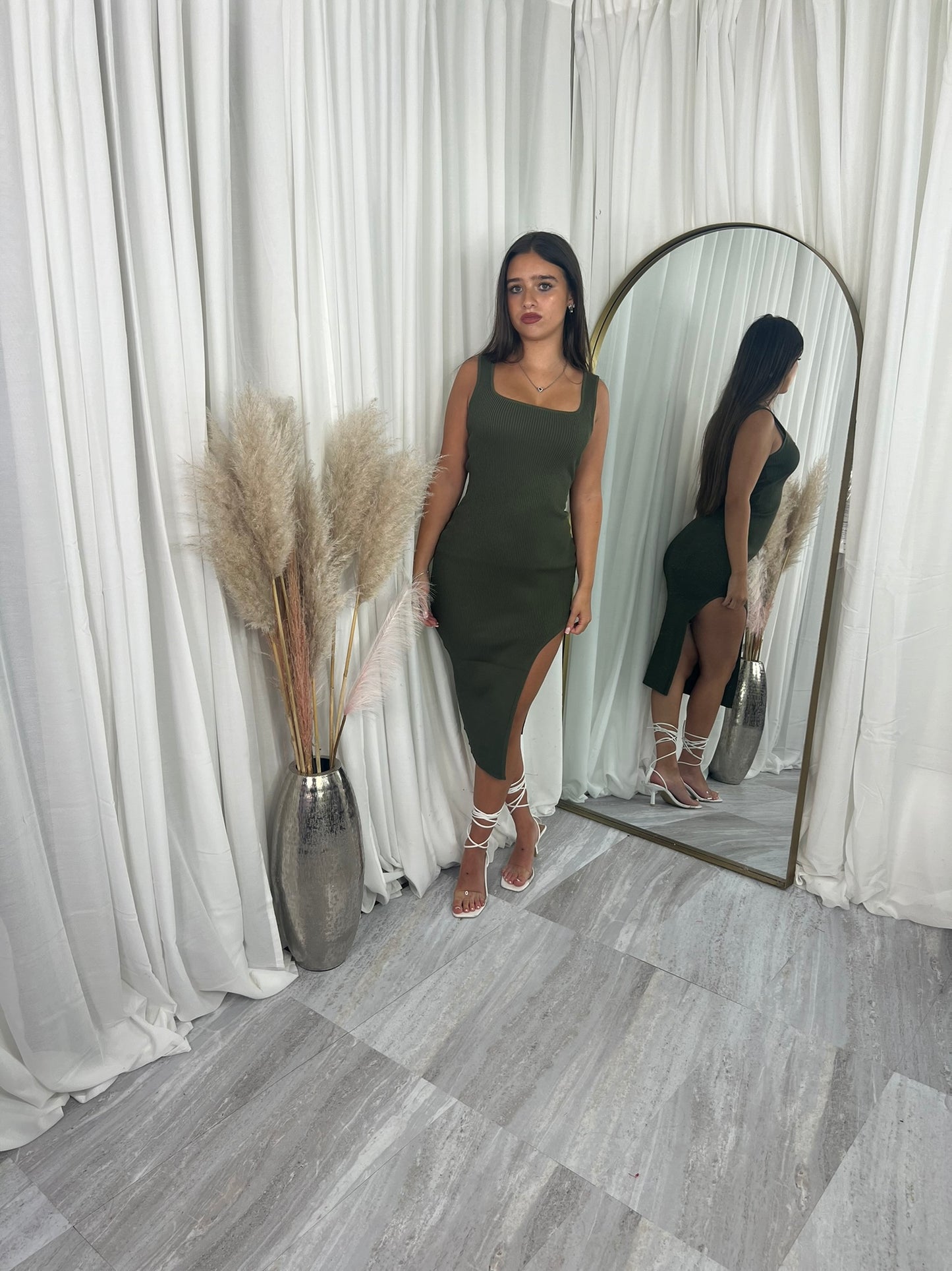 Sleeveless side slit long ribbed dress