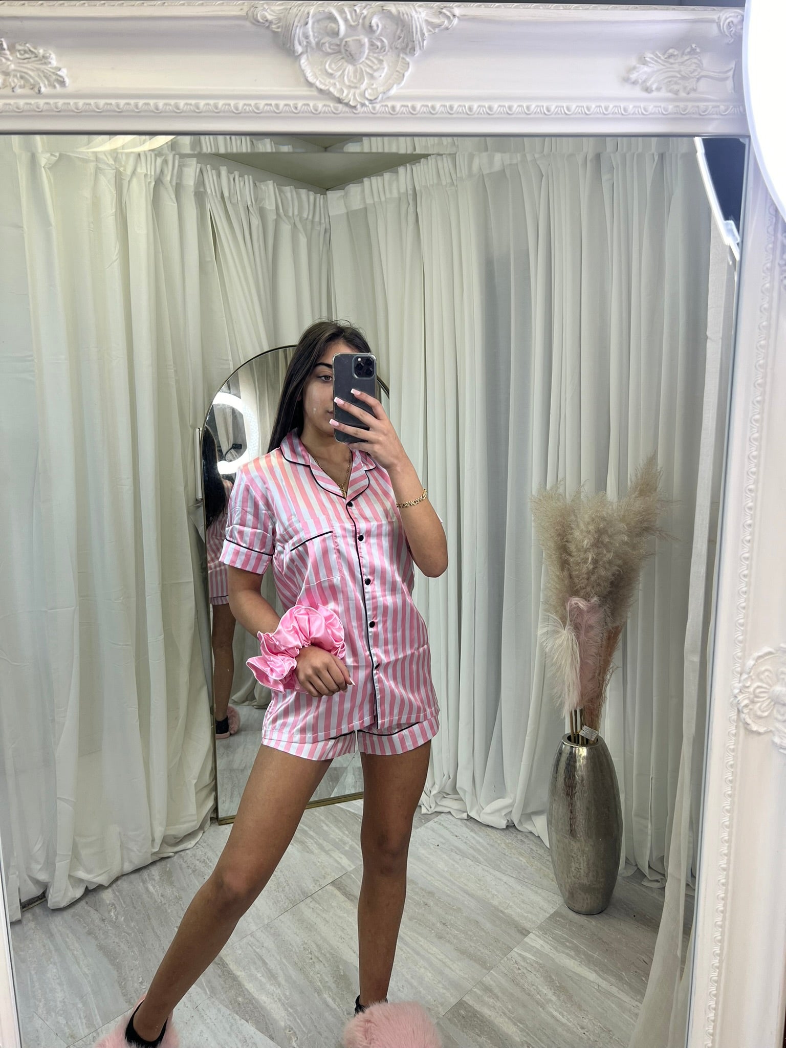 Pyjamas short sleeved with shorts