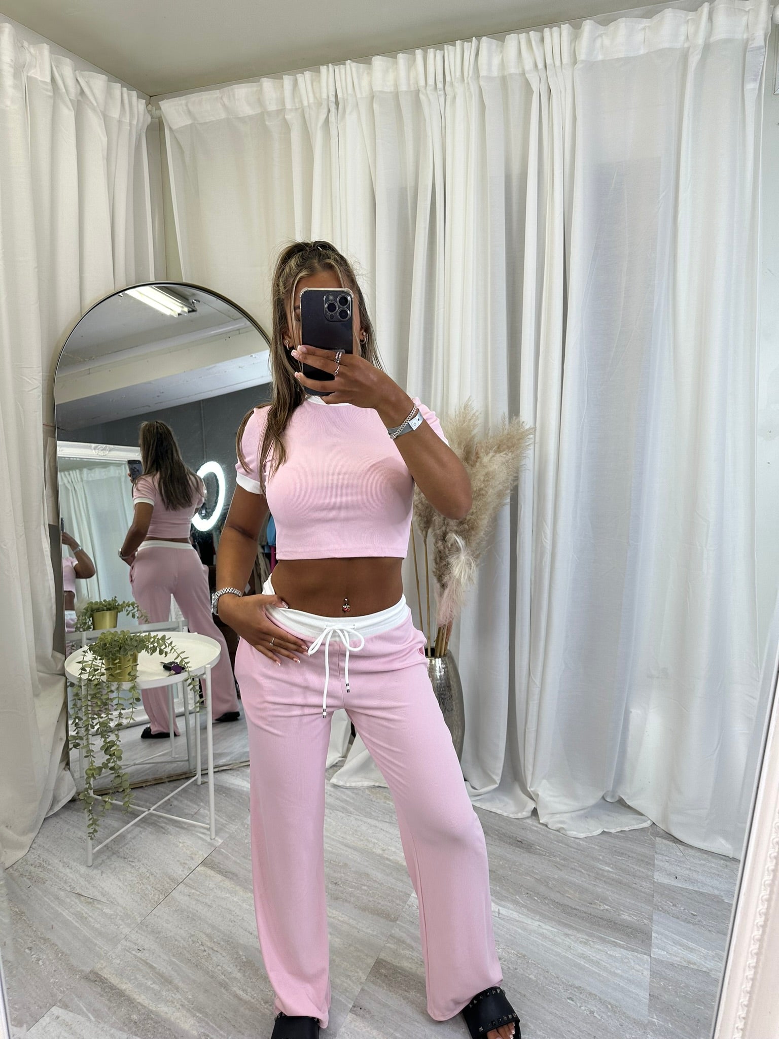 Short sleeved lounge wear lightweight ribbed set