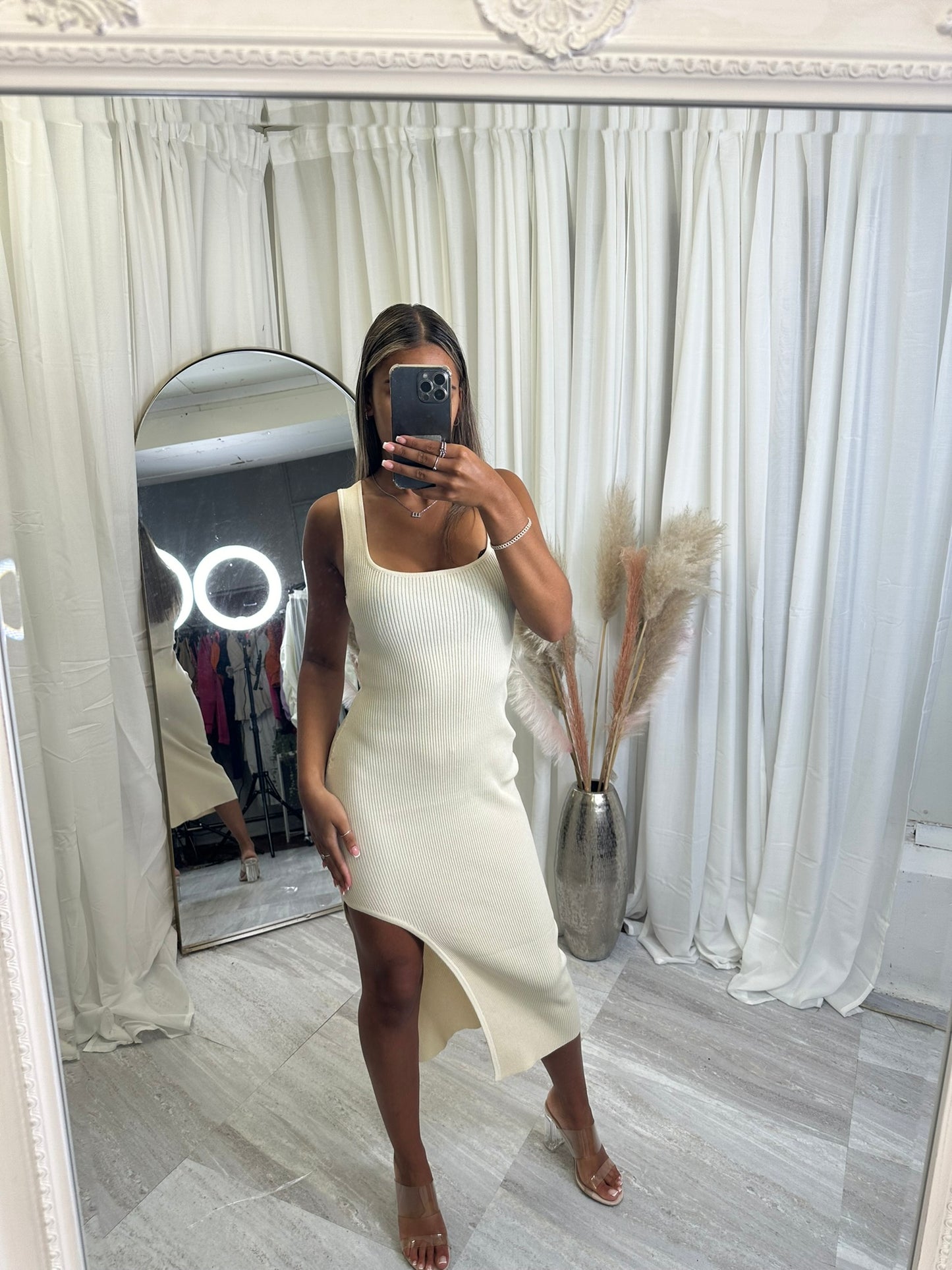 Sleeveless side slit long ribbed dress