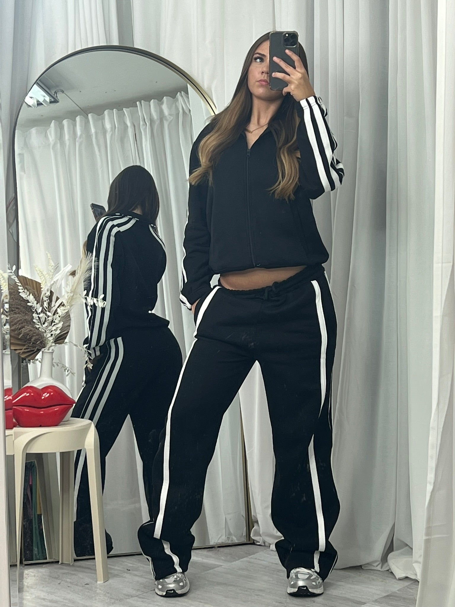 Wide leg striped detail with front pockets tracksuit black